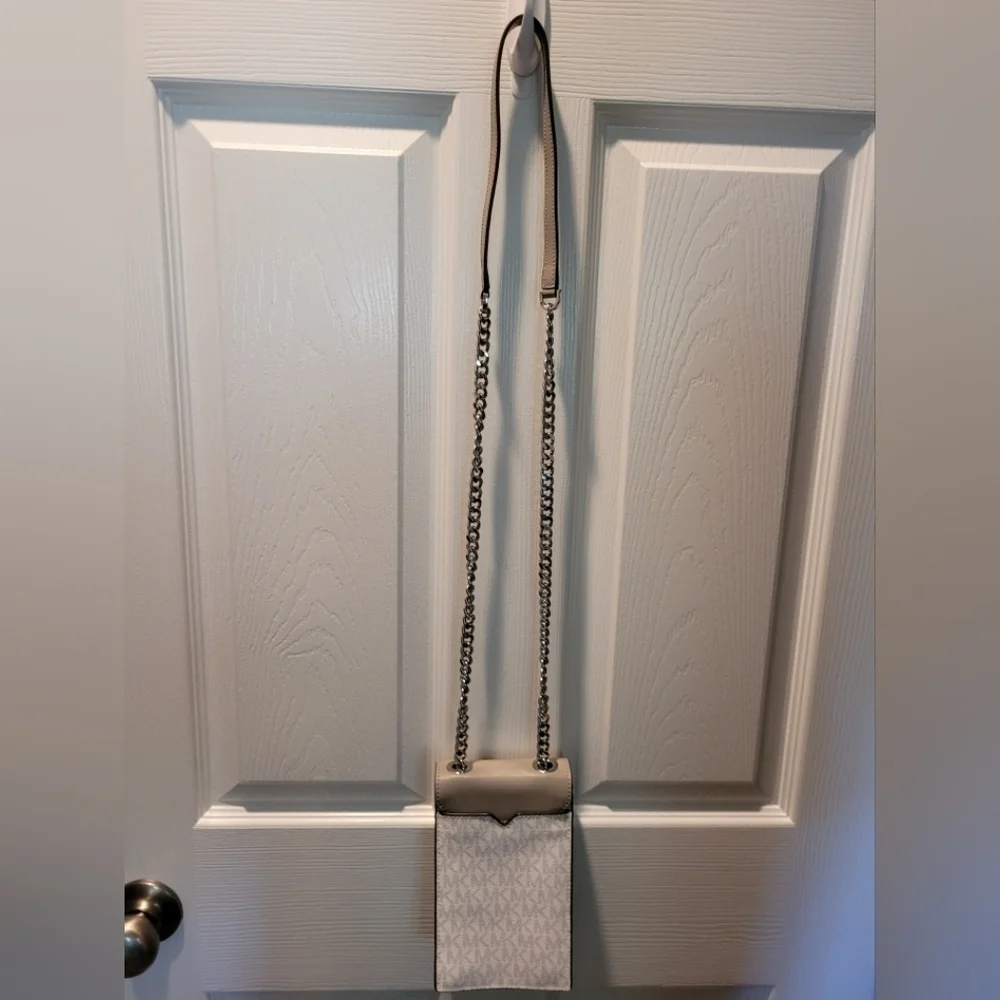 Michael Kors Rose Phone Bag - Picture 7 of 10